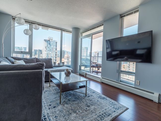 2807 - 688 Abbott Street, Condo with 2 bedrooms, 2 bathrooms and 1 parking in Vancouver BC | Image 3