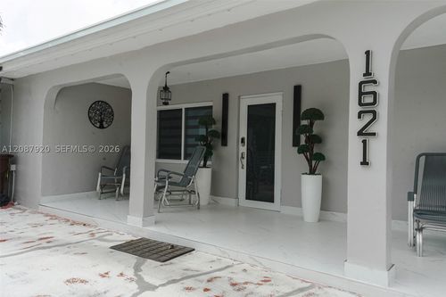 1621 E 6th Ave, Hialeah, FL, 33010-3207 | Card Image