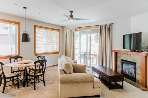 10620 Boulders Rd, Truckee, CA, 96161-2318 | Card Image