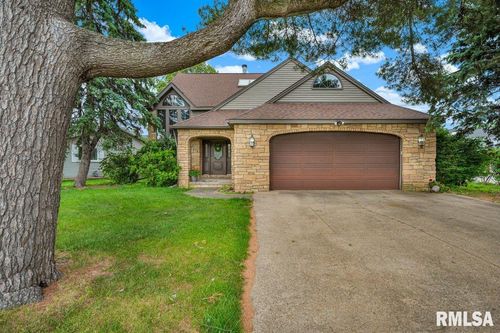 1220 S Main St, Morton, IL, 61550-2450 | Card Image