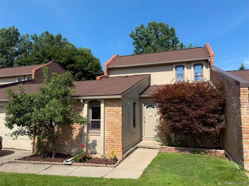 2910 Moon Lake Dr, West Bloomfield, MI, 48323-1841 | Card Image