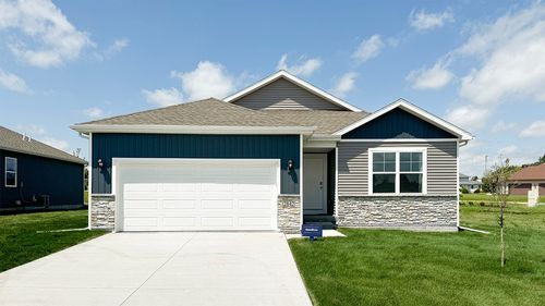 724 E Goldfinch Dr, Tiffin, IA, 52340-4783 | Card Image