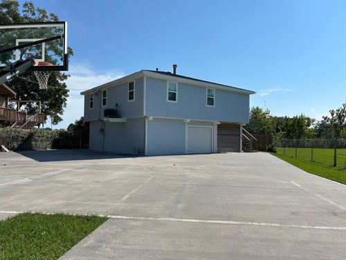 8445 Delesandri Rd, Hitchcock, TX, 77563 | Card Image