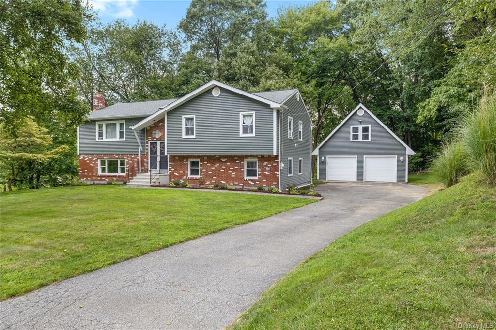 Willow Crest Dr, Katonah, NY 10536