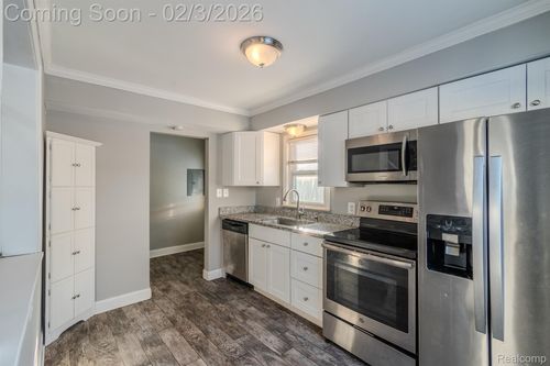 32515 Annapolis St, Wayne, MI, 48184-2501 | Card Image