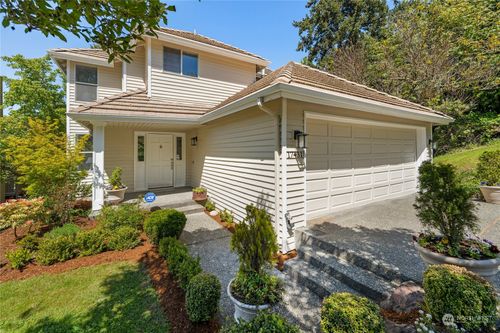 17431 Ne 28th Street, Redmond, WA, 98052 | Card Image