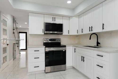 107-5431 W 22nd Ct, Hialeah, FL, 33016-7003 | Card Image