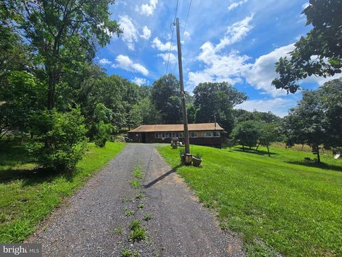 57 Embers Ln, HEDGESVILLE, WV, 25427-6203 | Card Image