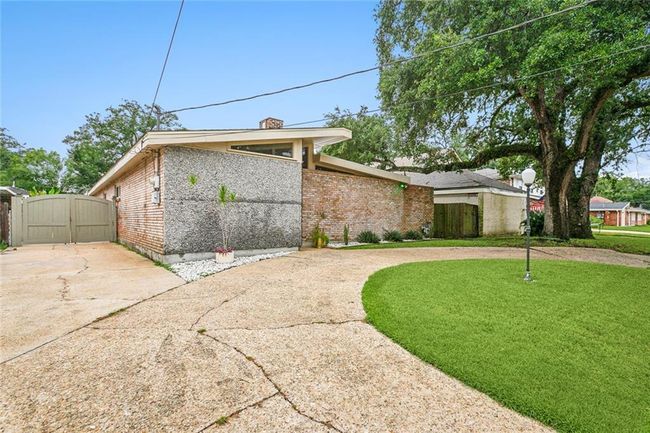 VEHICLE REAR YD ACCESS, CIRCULAR DRIVE | Image 18