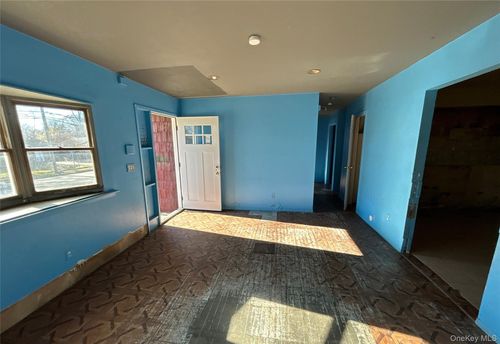 221 State Ave, Wyandanch, NY, 11798-4310 | Card Image