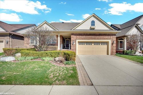7969 Stableford Dr, Washington Township, MI, 48094-3448 | Card Image