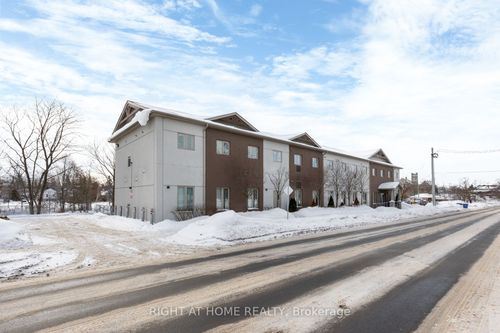 301-25 King St, Lindsay, ON, K9V1C4 | Card Image