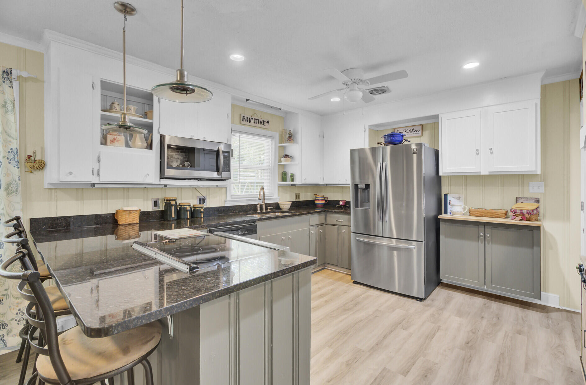 Jahnz Ave, Summerville, SC 29485