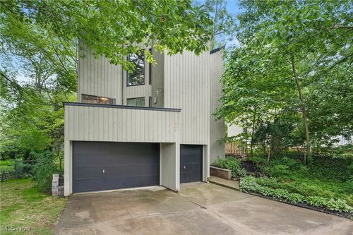 28007 Sites Rd, Bay Village, OH, 44140-2016 | Card Image