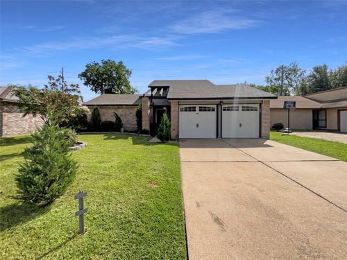 7715 Loro Linda Dr, Houston, TX, 77083-3663 | Card Image