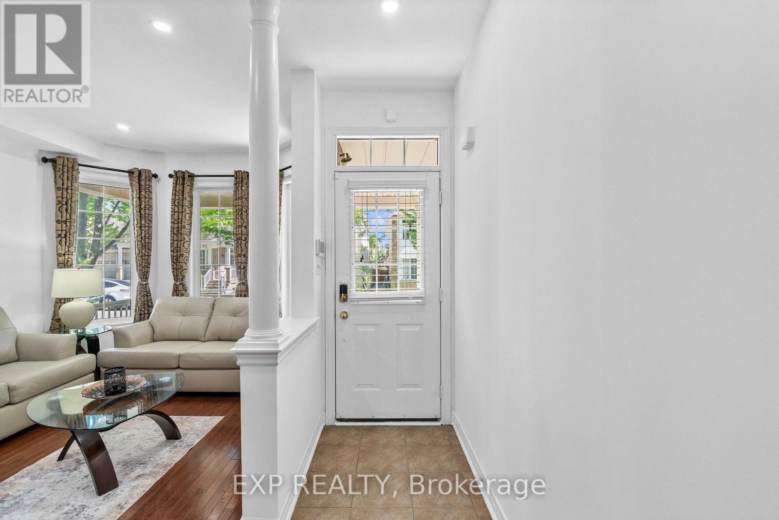 Residential in Markham (Victoria Manor-Jennings Gate) 2