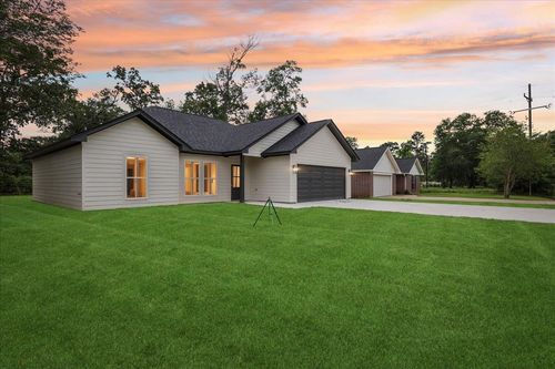 107 Woodshire Ln, Sour Lake, TX, 77659-9232 | Card Image
