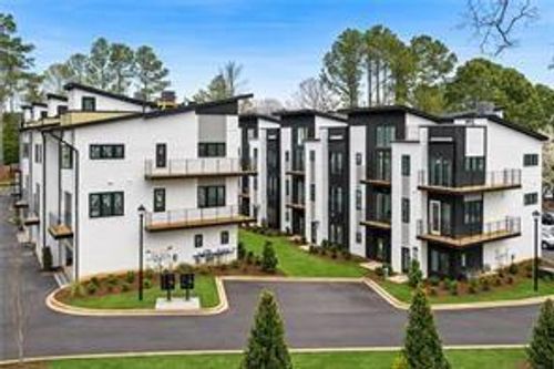 1186 Penny Ln, Atlanta, GA, 30324-5195 | Card Image
