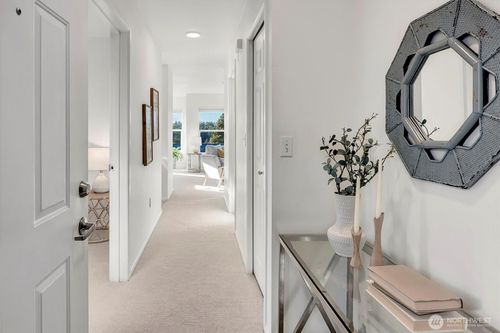 unit-201-2101 N 55th St, Seattle, WA, 98103-6262 | Card Image