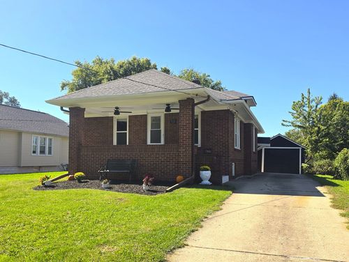 715 Catherine St, Ottawa, IL, 61350-3916 | Card Image