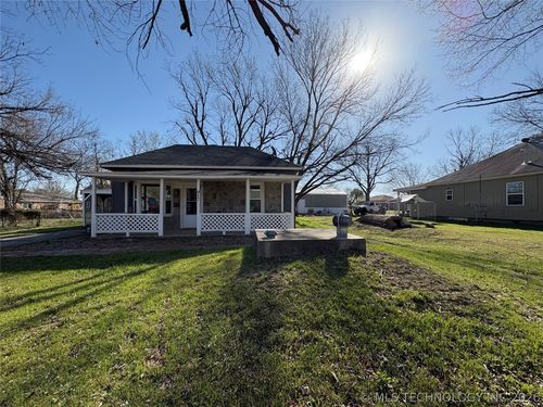 417 S 4th St, Morris, OK, 74445-2207 | Card Image