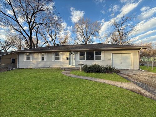 4516 E 112th Ter, Kansas City, MO, 64137-2445 | Card Image