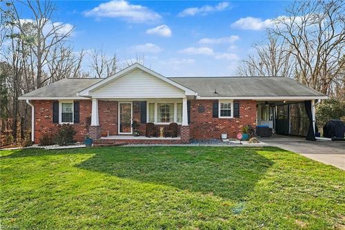 125 Luzelle Dr, Winston Salem, NC, 27103-6423 | Card Image