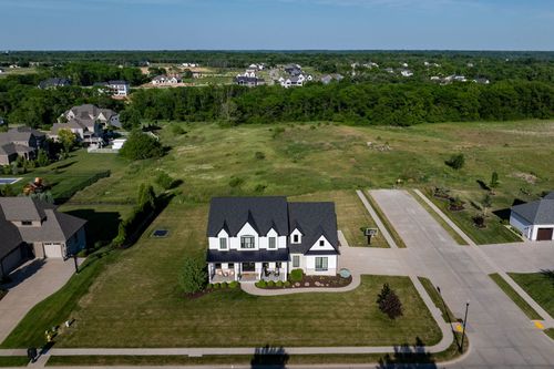 5175 Pigeon Creek Trail, Bettendorf, IA, 52722 | Card Image