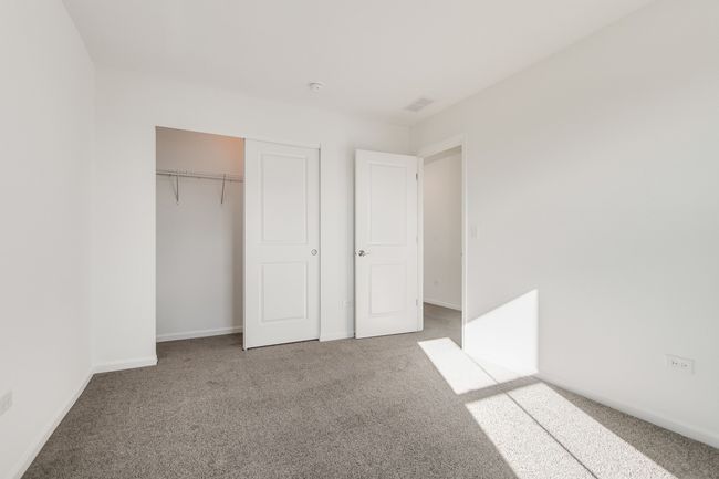 8530 Sperry Ct, Townhouse with 3 bedrooms, 3 bathrooms and 2 parking in Woodridge IL | Image 27