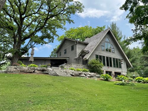 3012885 Snowdon Dr, Waukesha, WI, 53188-9549 | Card Image