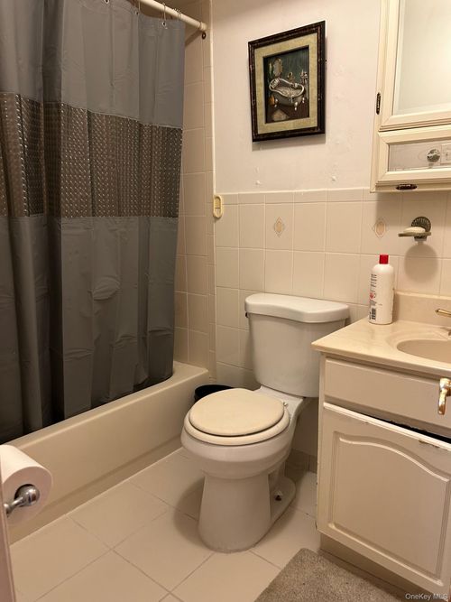 16515 Foch Blvd, Jamaica, NY, 11434-1731 | Card Image