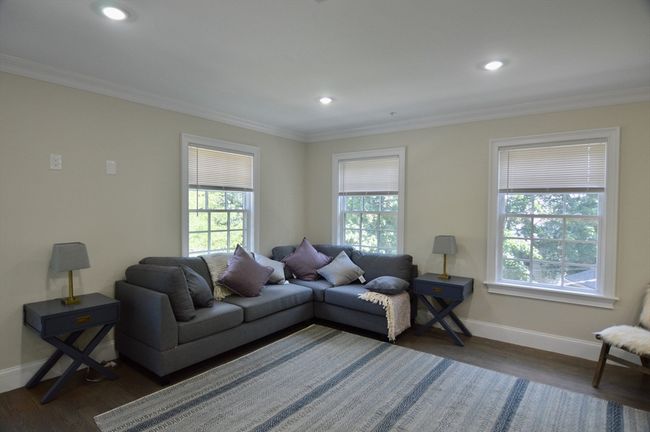 UNIT-2 - 56 Cedar St, Condo with 3 bedrooms, 2 bathrooms and 1 parking in Boston MA | Image 4