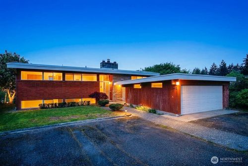 2512 S Raymond St, Seattle, WA, 98108-3153 | Card Image