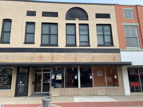 a-105 E Center Street, Ithaca, MI, 48847 | Card Image
