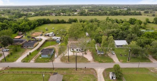 1170 County Road 284, House other with 3 bedrooms, 1 bathrooms and null parking in Alvin TX | Image 25