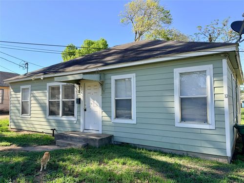 502 W Third St, Brenham, TX, 77833-4027 | Card Image