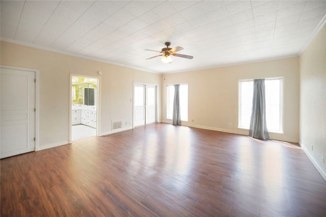 108 E Thompson St, House other with 2 bedrooms, 4 bathrooms and null parking in Jacksboro TX | Image 4