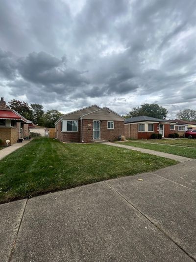 12515 S Ada Street, House other with 3 bedrooms, 1 bathrooms and 2 parking in Calumet Park IL | Image 3