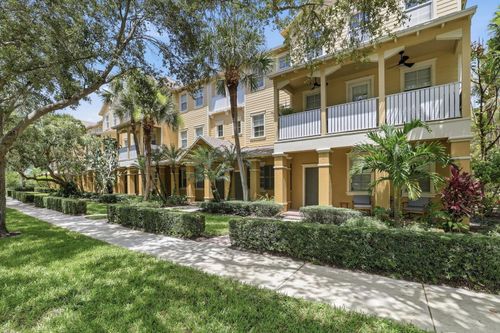 127 E Thatch Palm Cir, Jupiter, FL, 33458-7151 | Card Image