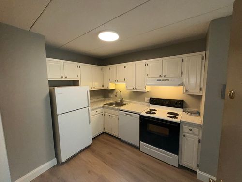 apt-13-4 Hawes St, Revere, MA, 02151-4665 | Card Image