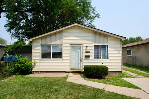 20341 Rosedale St, Saint Clair Shores, MI, 48080-4229 | Card Image
