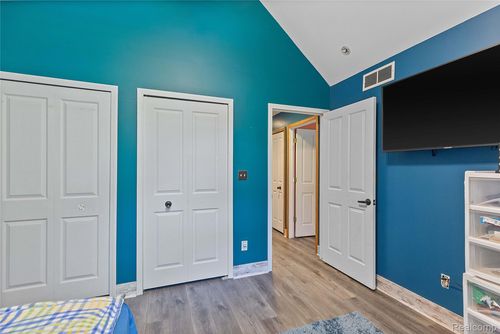 680 Bartlett Rd, Saint Clair, MI, 48079-1902 | Card Image