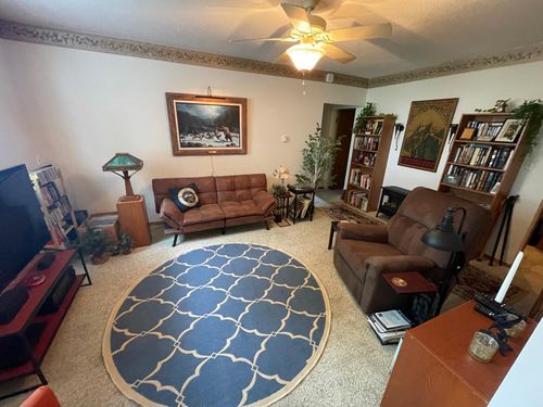 2b-323 N German St, New Ulm, MN, 56073-1655 | Card Image