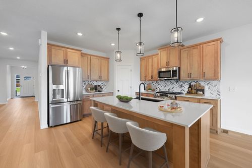 8018 Walnut Ln, Corcoran, MN, 55340-7401 | Card Image