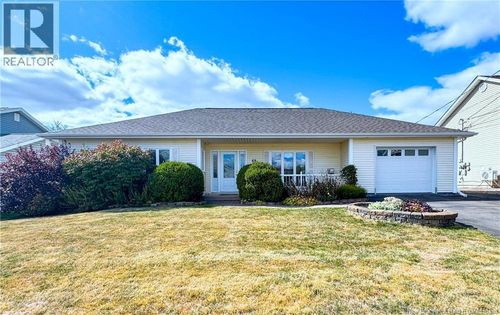 {{alt}} | Card Image