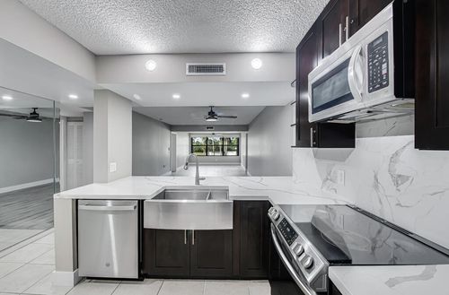 201-3507 Village Blvd, West Palm Beach, FL, 33409-7482 | Card Image