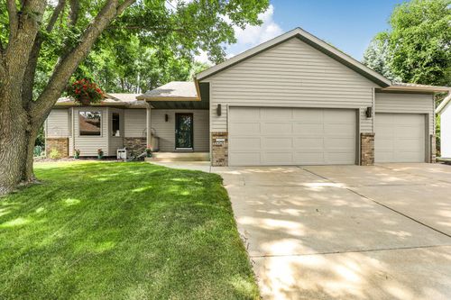 1101 Summit Way, Sauk Rapids, MN, 56379-2566 | Card Image