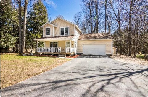 8565 Bent Pine Dr, Lake Ann, MI, 49650-9418 | Card Image