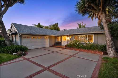 10032 Gerald Ave, North Hills, CA, 91343-1130 | Card Image