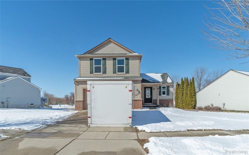 6491 Cranberry Dr, Holly, MI, 48442-8442 | Card Image